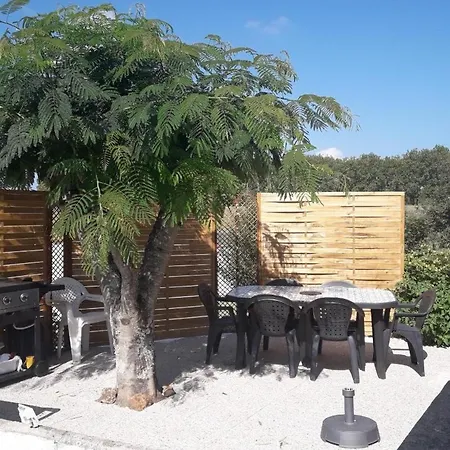 Malau Pour 6 Personnes Pres De Royan Et Ses Plages, Charente Maritime *