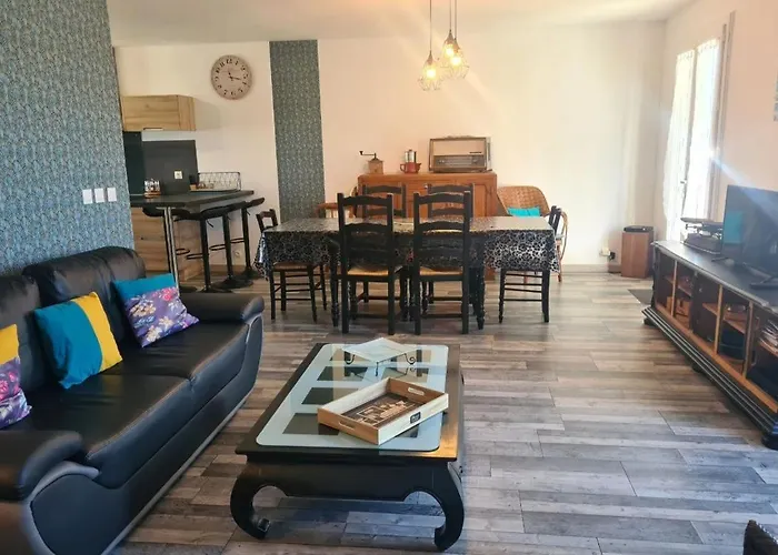 Malau Pour 6 Personnes Pres De Royan Et Ses Plages, Charente Maritime Сasa de vacaciones *